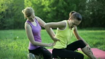 Bolest zad může být způsobena osteochondrosou